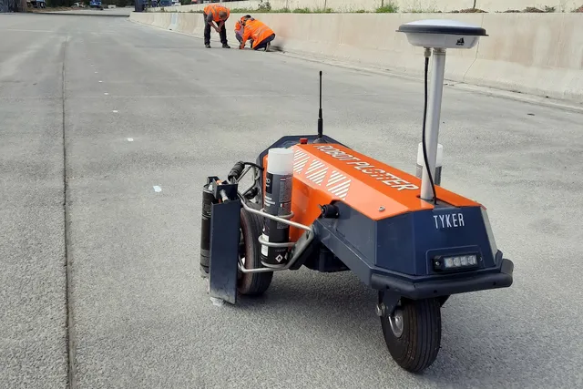 Robot Plotter by Tyker